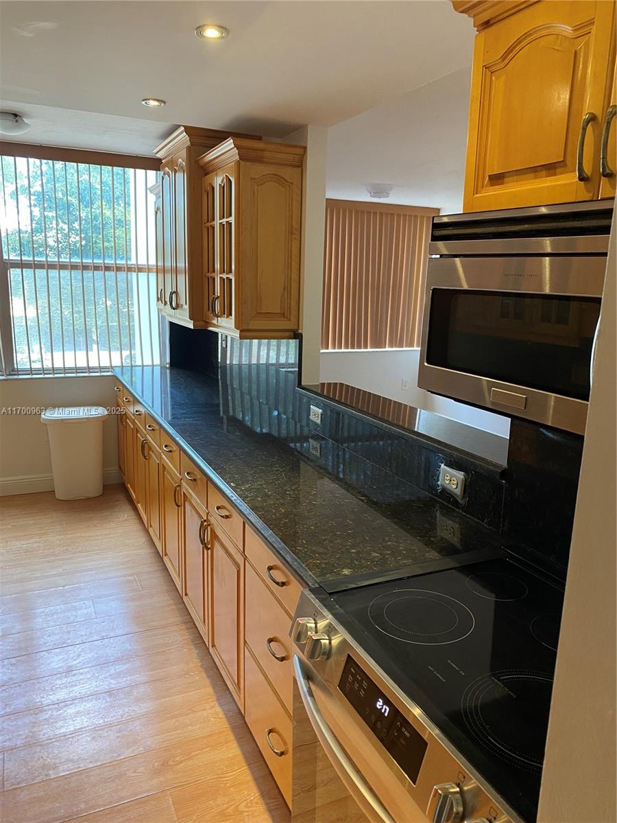 1300 NE Miami Gardens Dr Unit: 307E