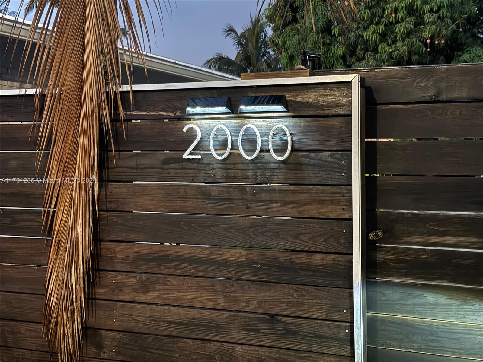 2000 NE 15th Ave # 1
