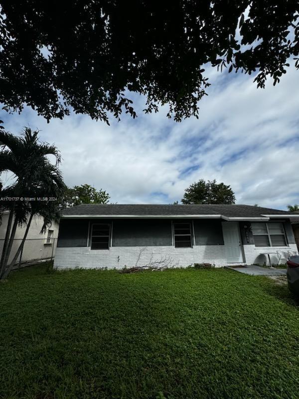 2849 NW 8th Ct
