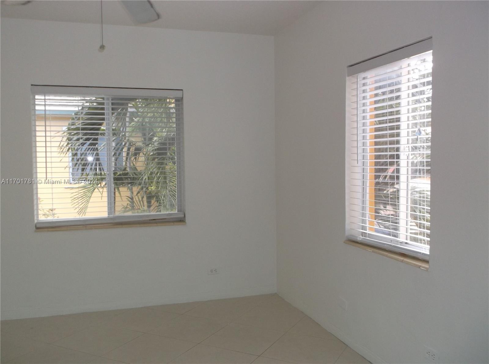 727 NE 16th Ave # 727D