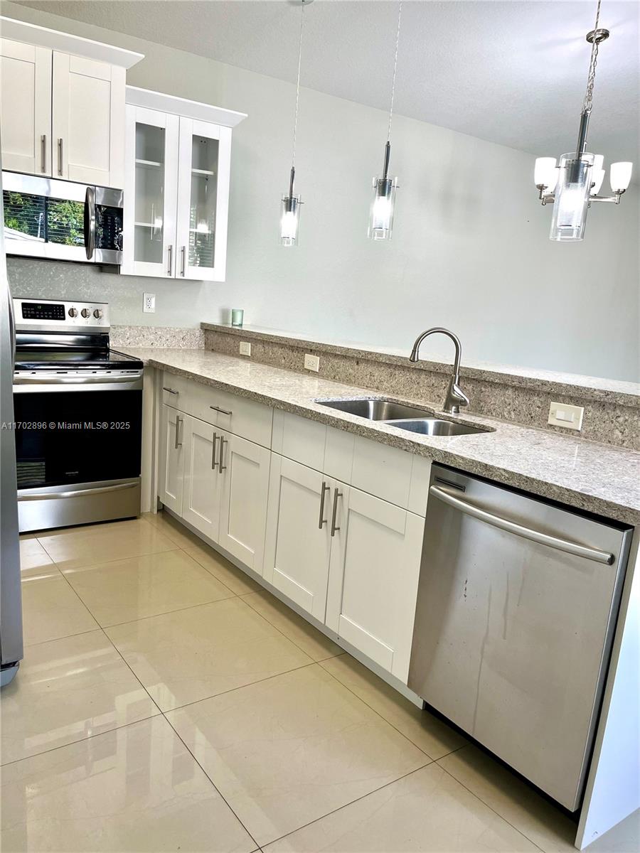 1125 NW 2nd Ave # 0