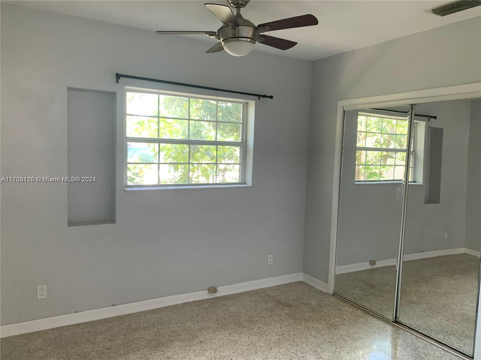 41 SE 13th St Unit: front