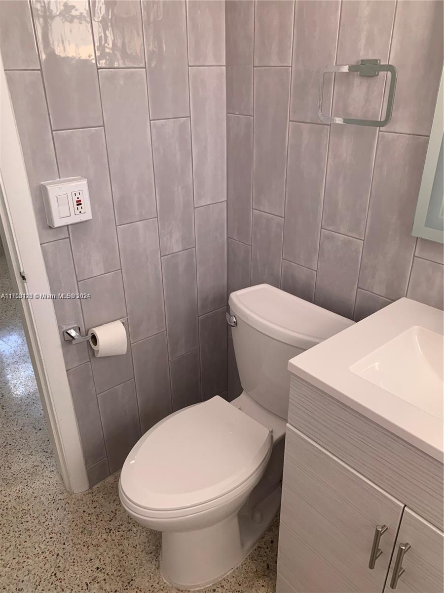 41 SE 13th St Unit: front