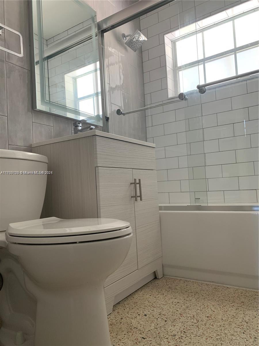 41 SE 13th St Unit: front