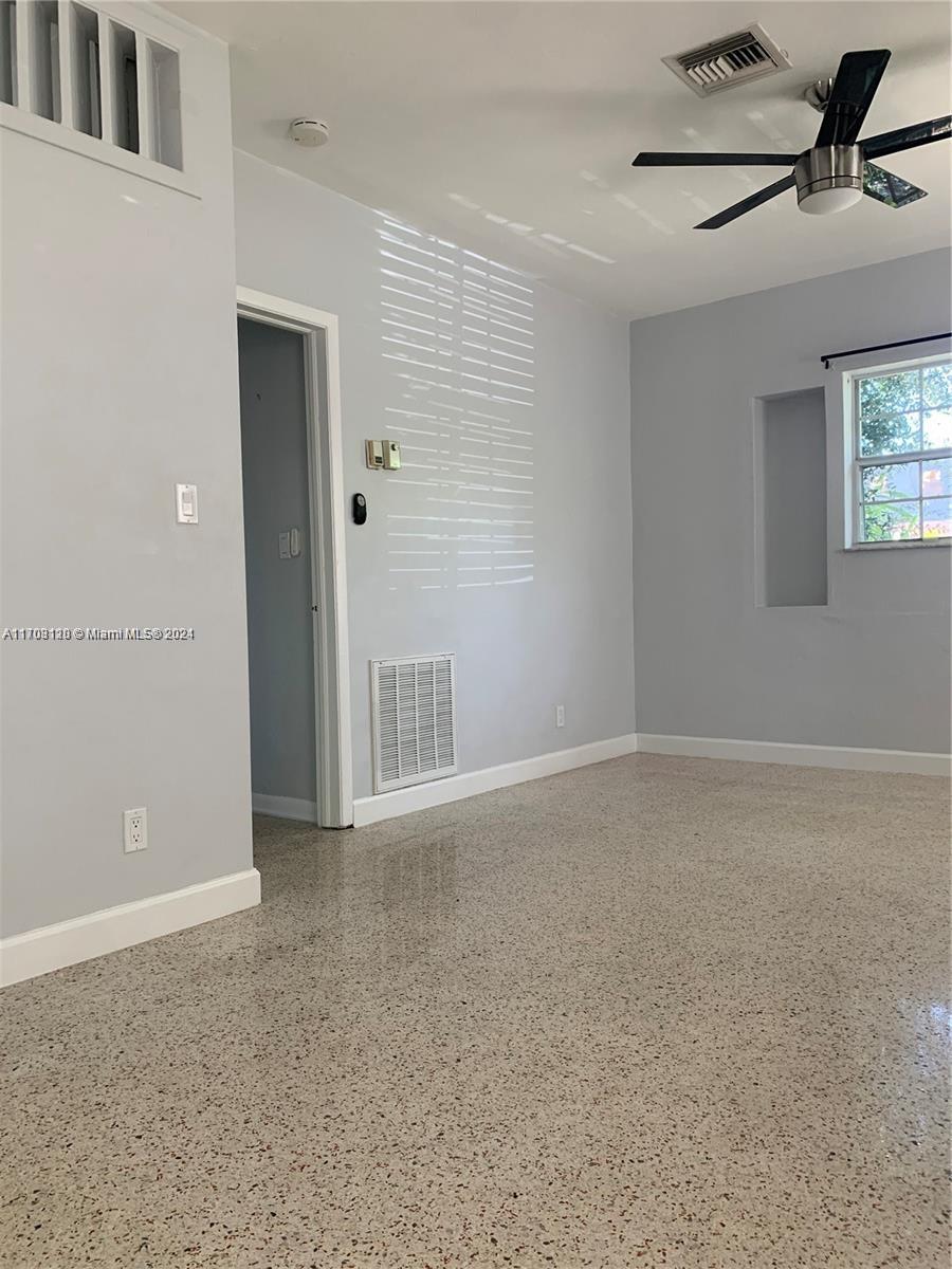 41 SE 13th St Unit: front