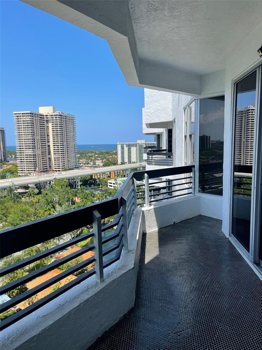 3600 Mystic Pointe Dr # 1910