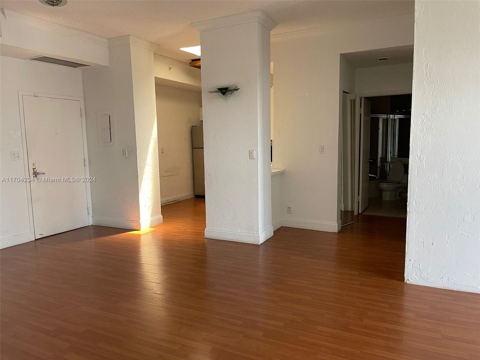 3600 Mystic Pointe Dr # 1910