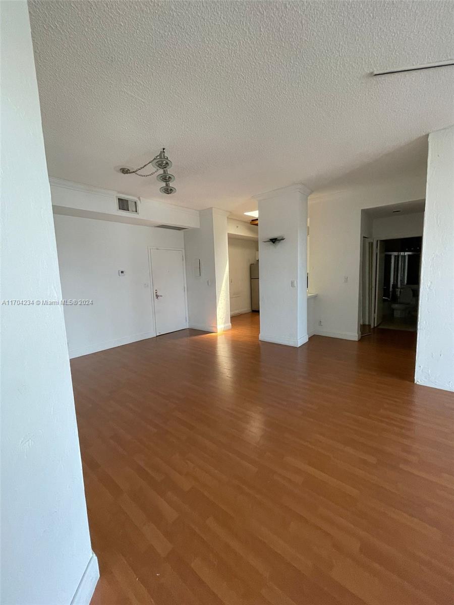 3600 Mystic Pointe Dr # 1910