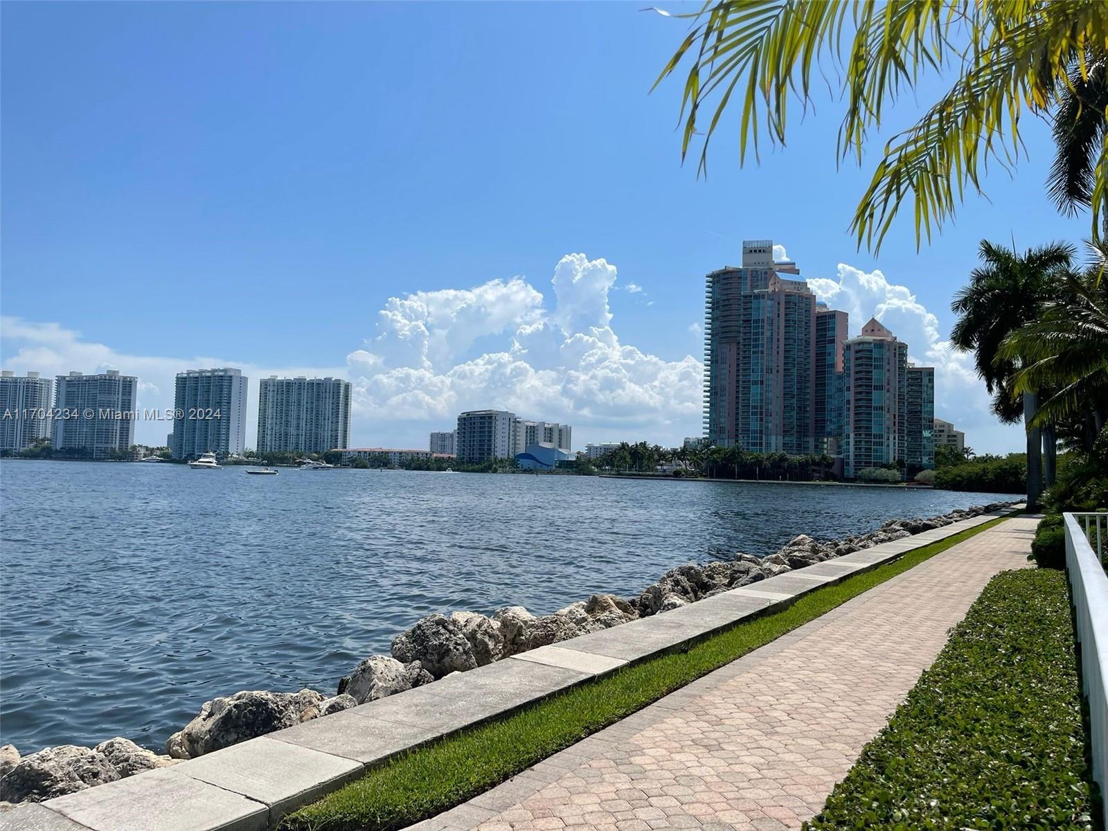 3600 Mystic Pointe Dr # 1910
