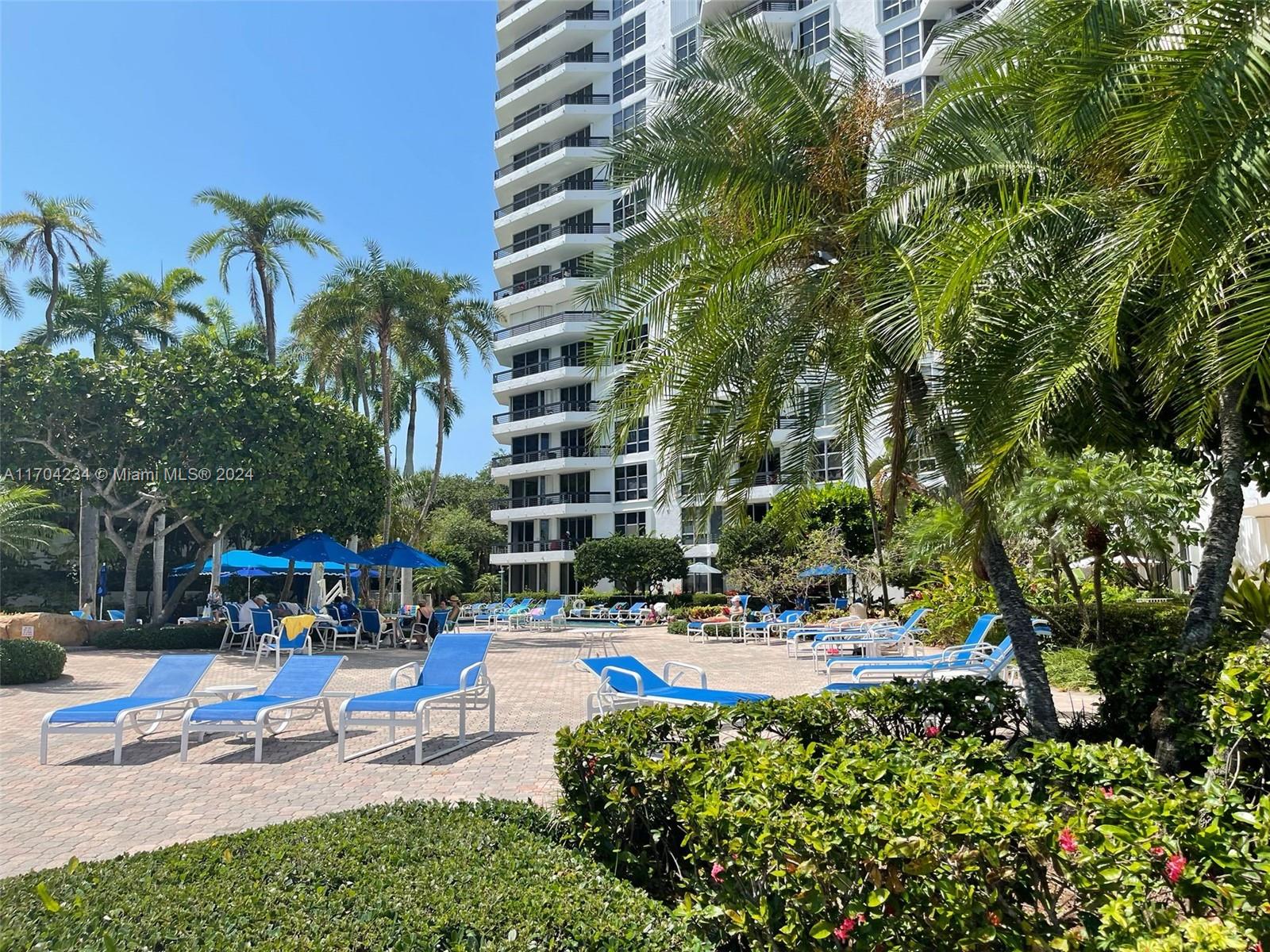 3600 Mystic Pointe Dr # 1910