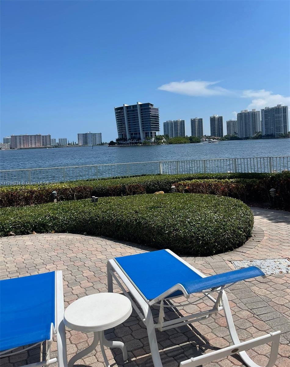 3600 Mystic Pointe Dr # 1910