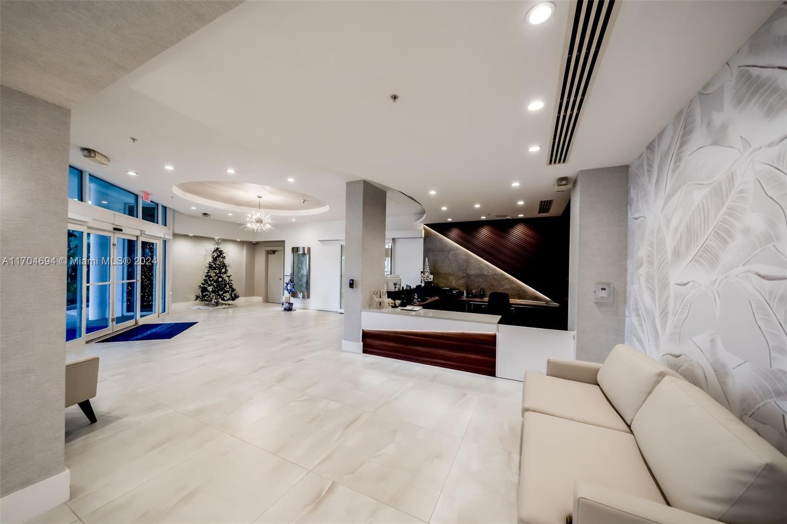 3001 S Ocean Dr # 841