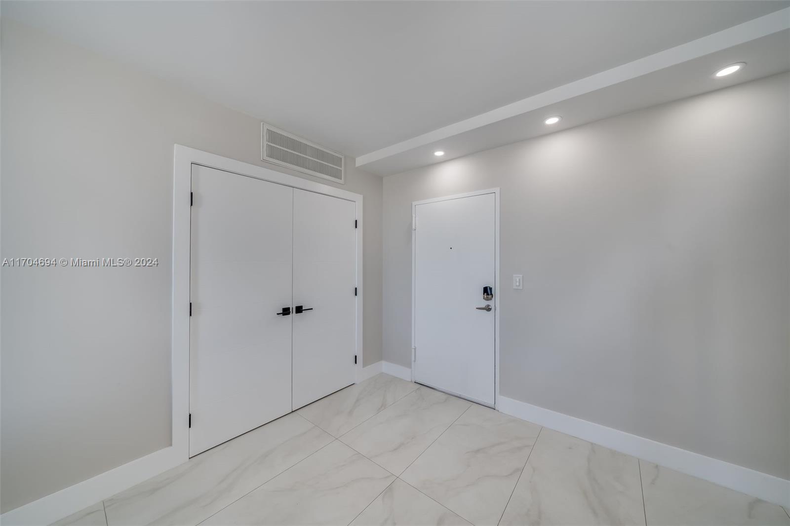 3001 S Ocean Dr # 841