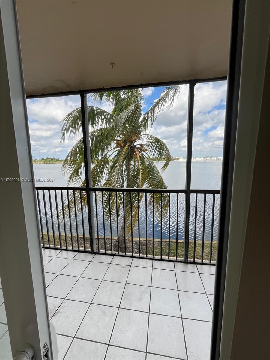 1075 NE Miami Gardens Dr Unit: 205