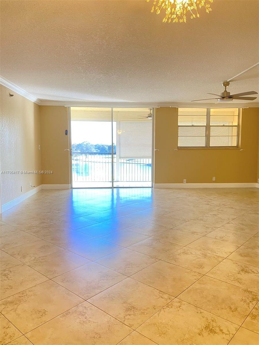 3100 W Rolling Hills Cir # 407