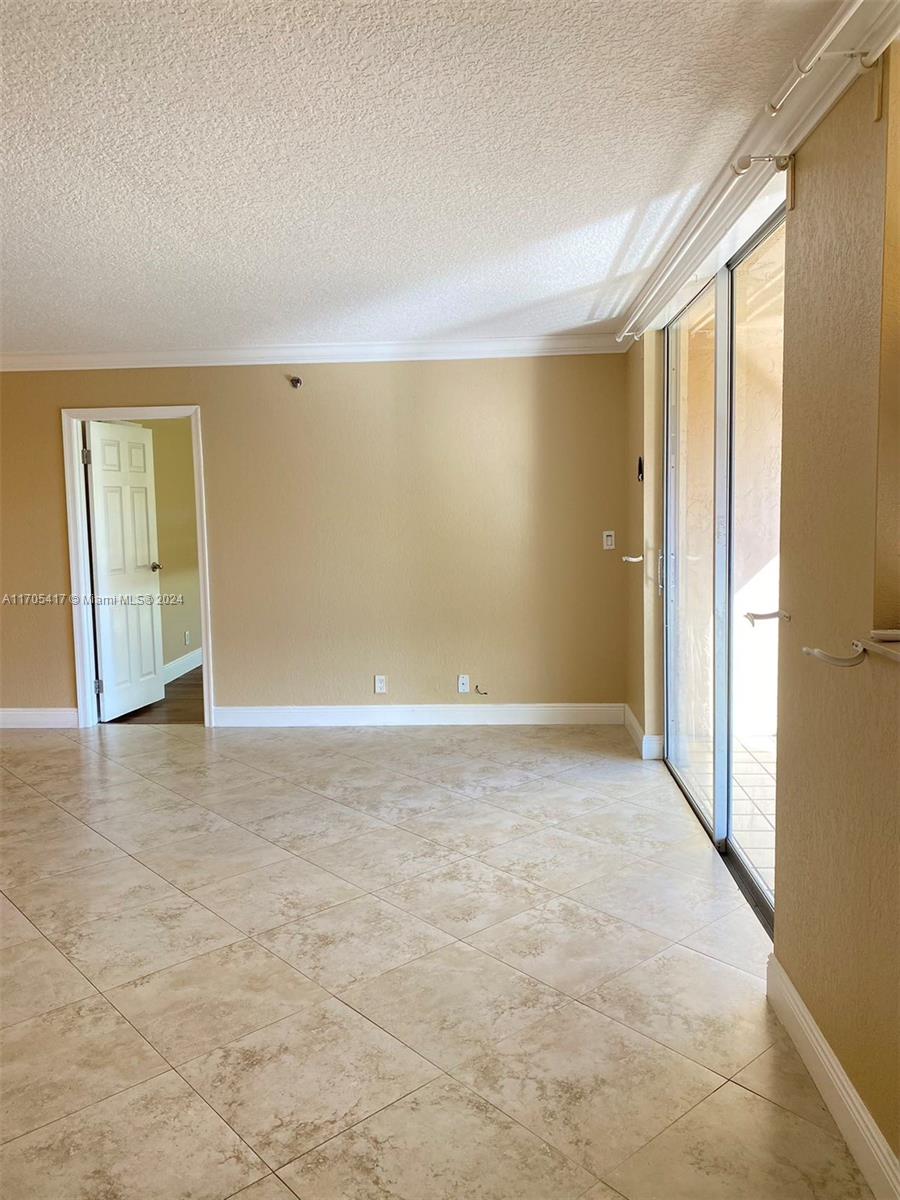 3100 W Rolling Hills Cir # 407