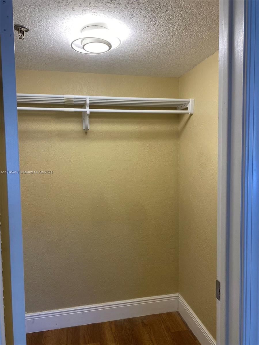 3100 W Rolling Hills Cir # 407