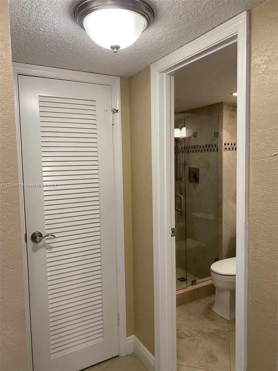 3100 W Rolling Hills Cir # 407