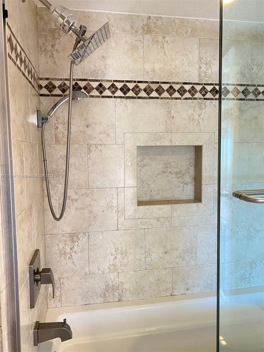 3100 W Rolling Hills Cir # 407