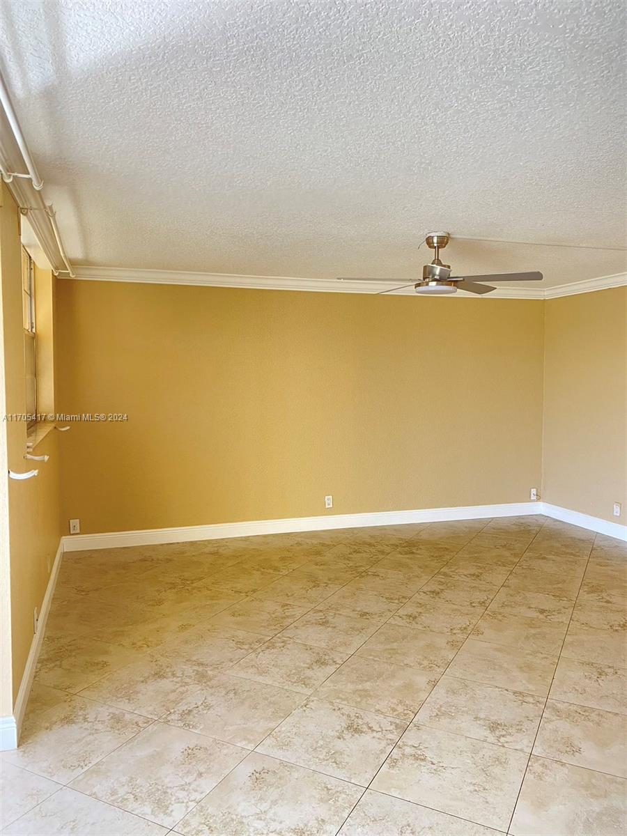 3100 W Rolling Hills Cir # 407