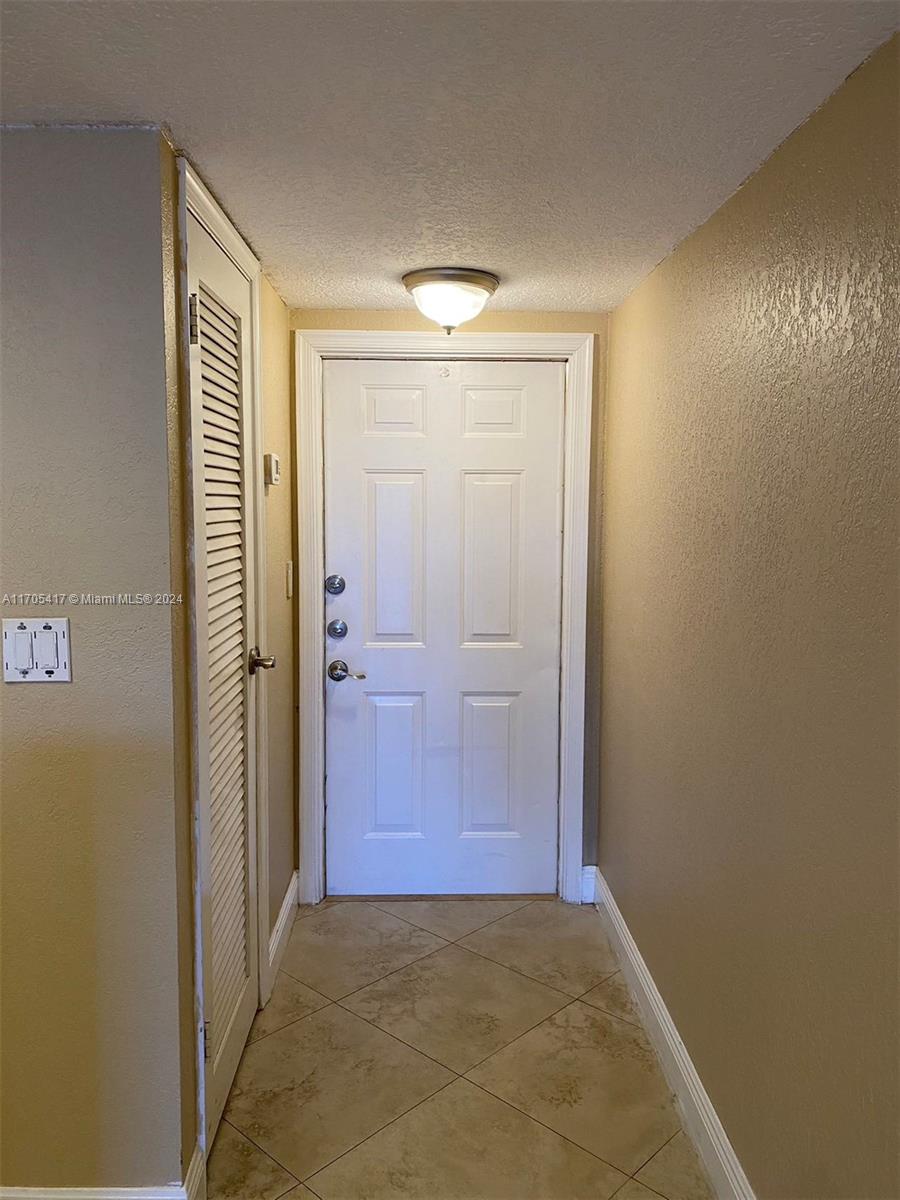 3100 W Rolling Hills Cir # 407