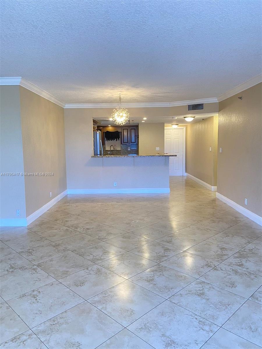 3100 W Rolling Hills Cir # 407