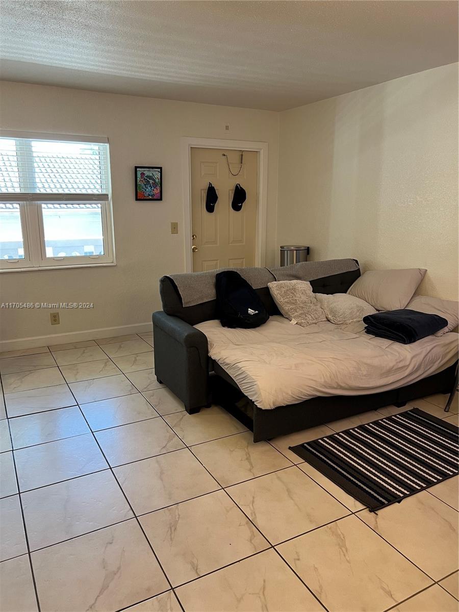 2607 NE 8th Ave # 22