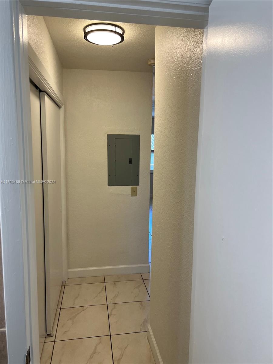 2607 NE 8th Ave # 22