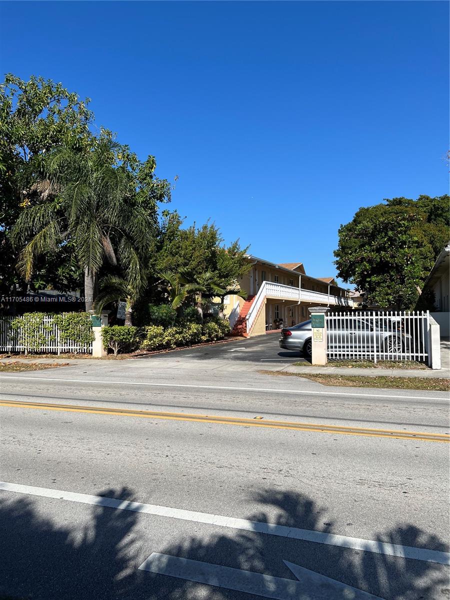2607 NE 8th Ave # 22
