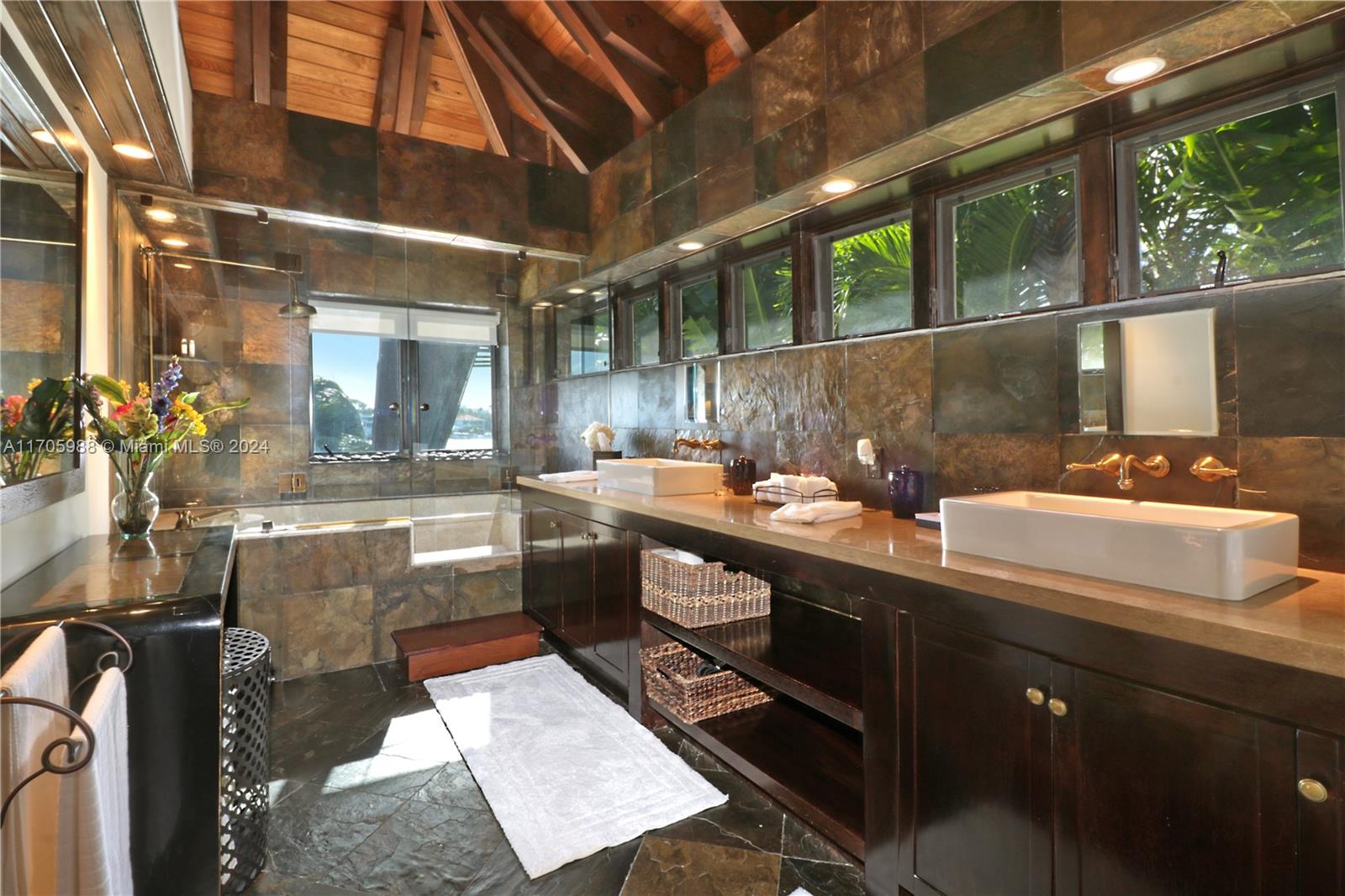 14 W San Marino Dr