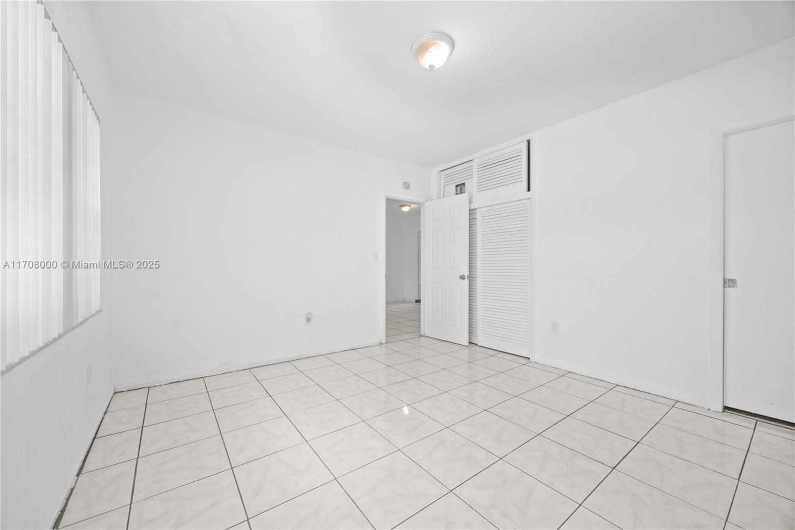 2072 NE 169th St # 2