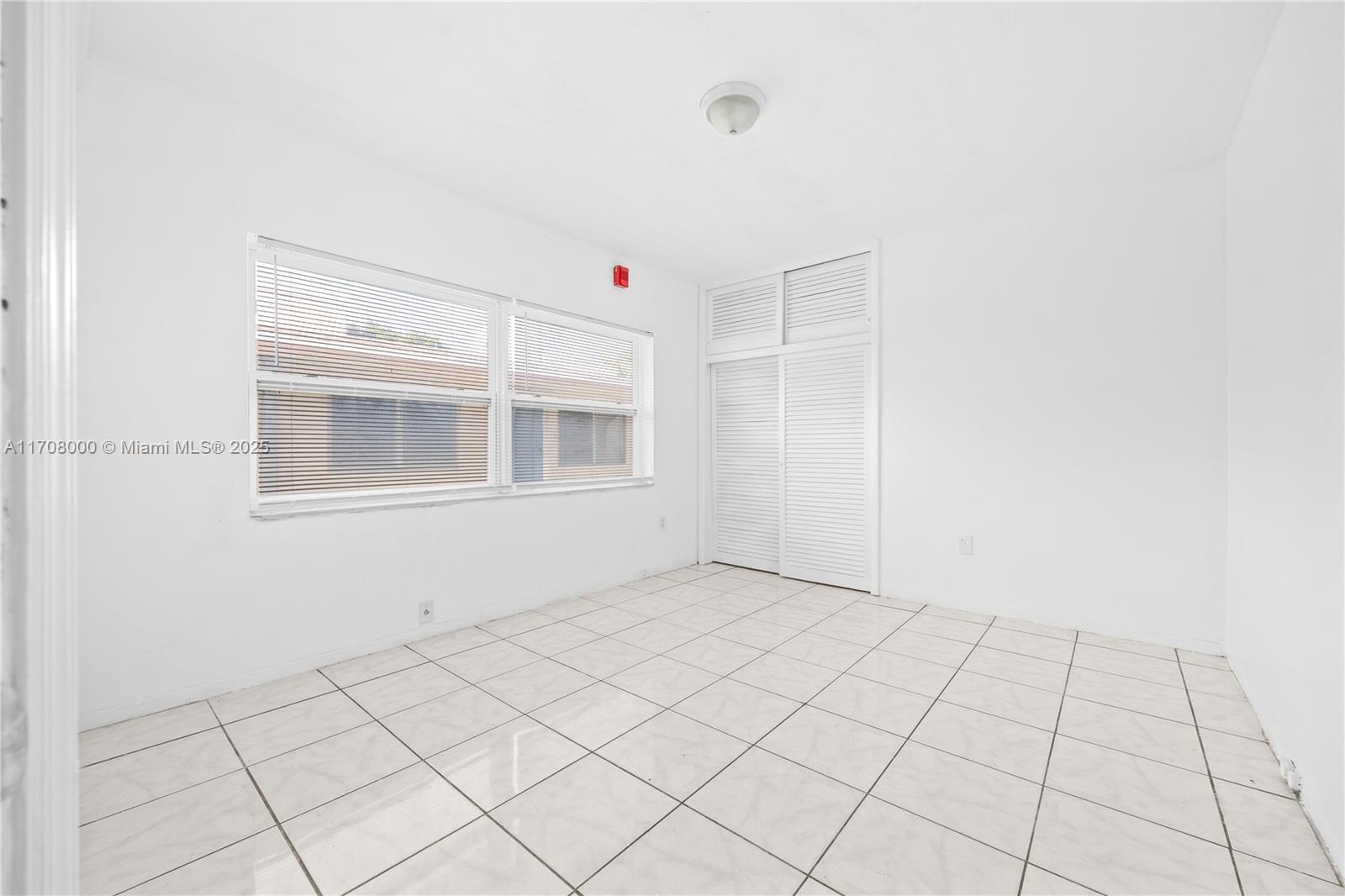 2072 NE 169th St # 2