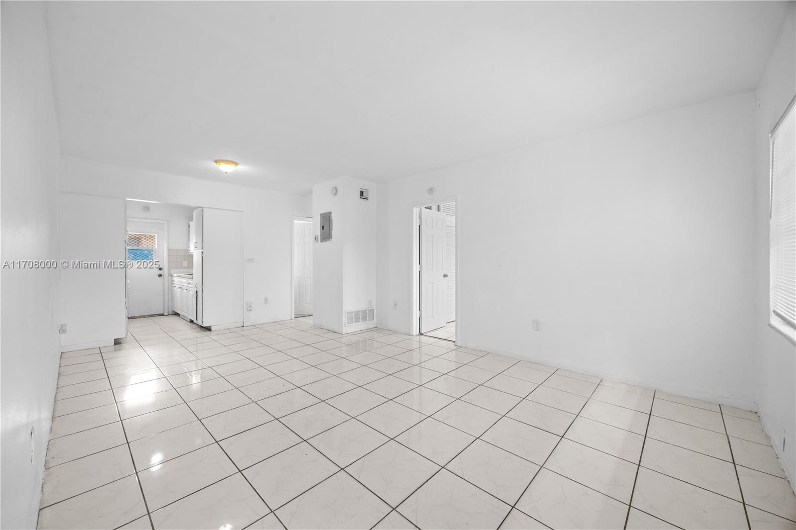 2072 NE 169th St # 2