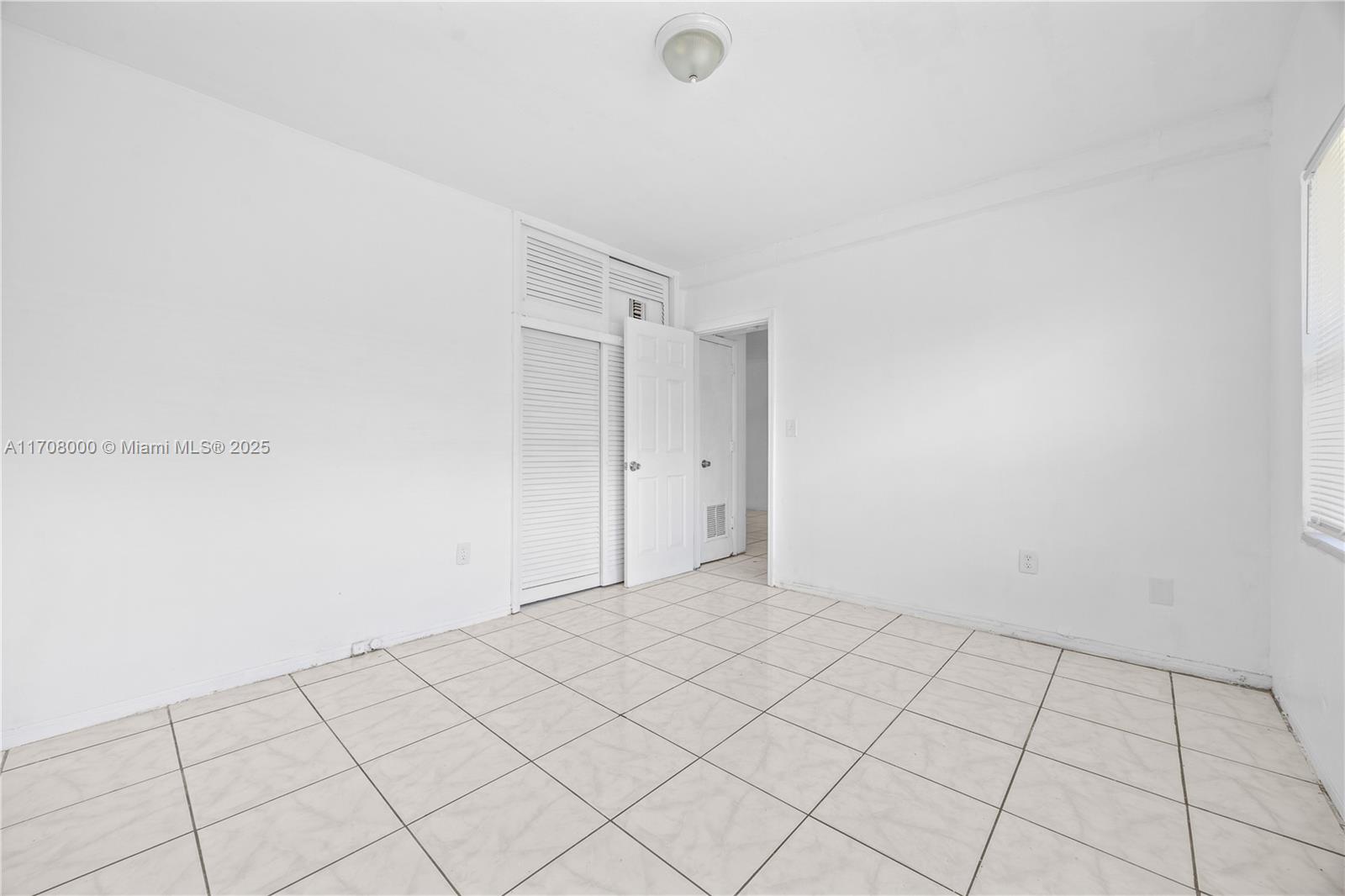 2072 NE 169th St # 2