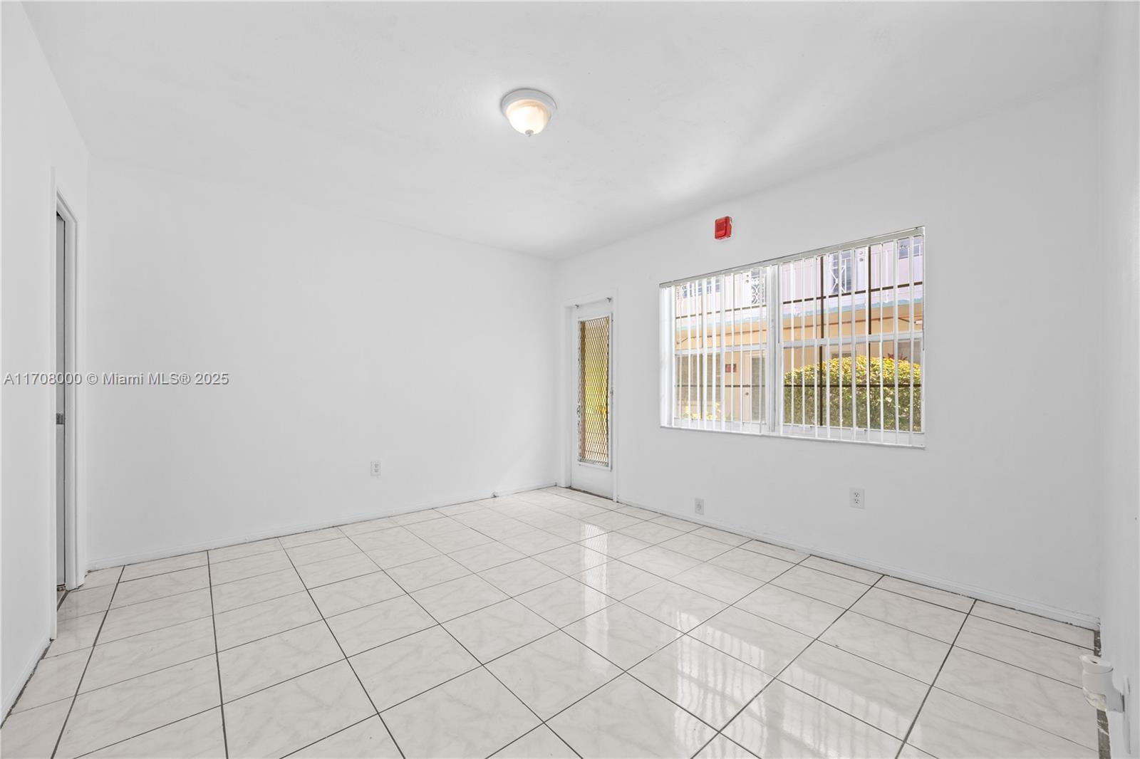 2072 NE 169th St # 2