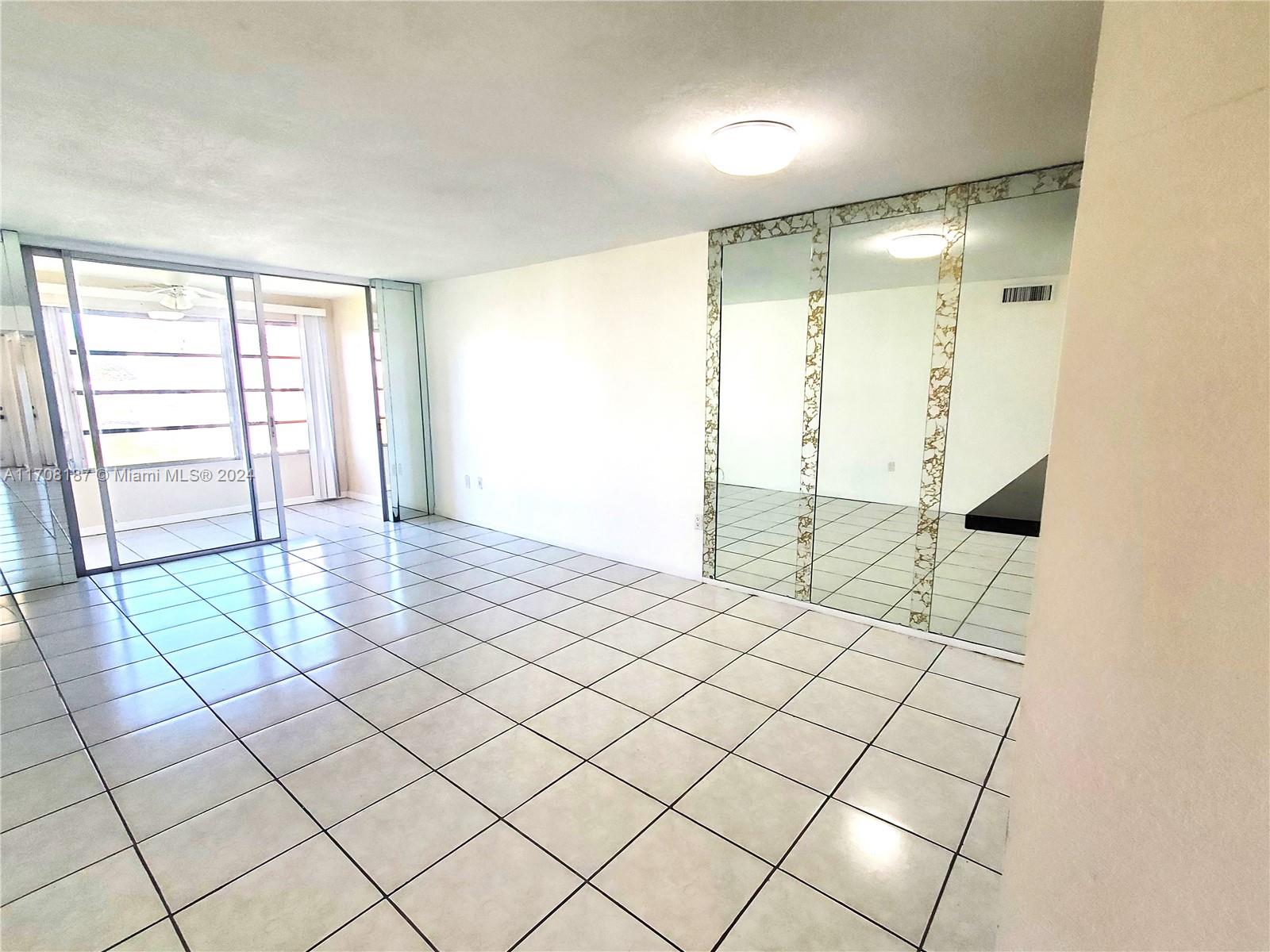 8110 Sunrise Lakes Blvd Unit: 205