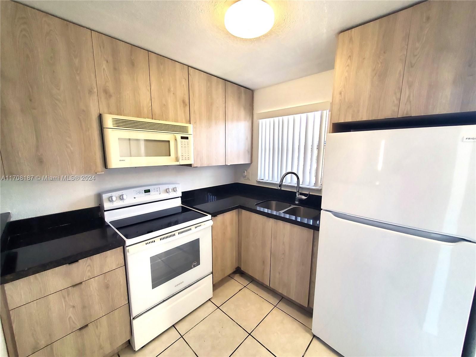 8110 Sunrise Lakes Blvd Unit: 205