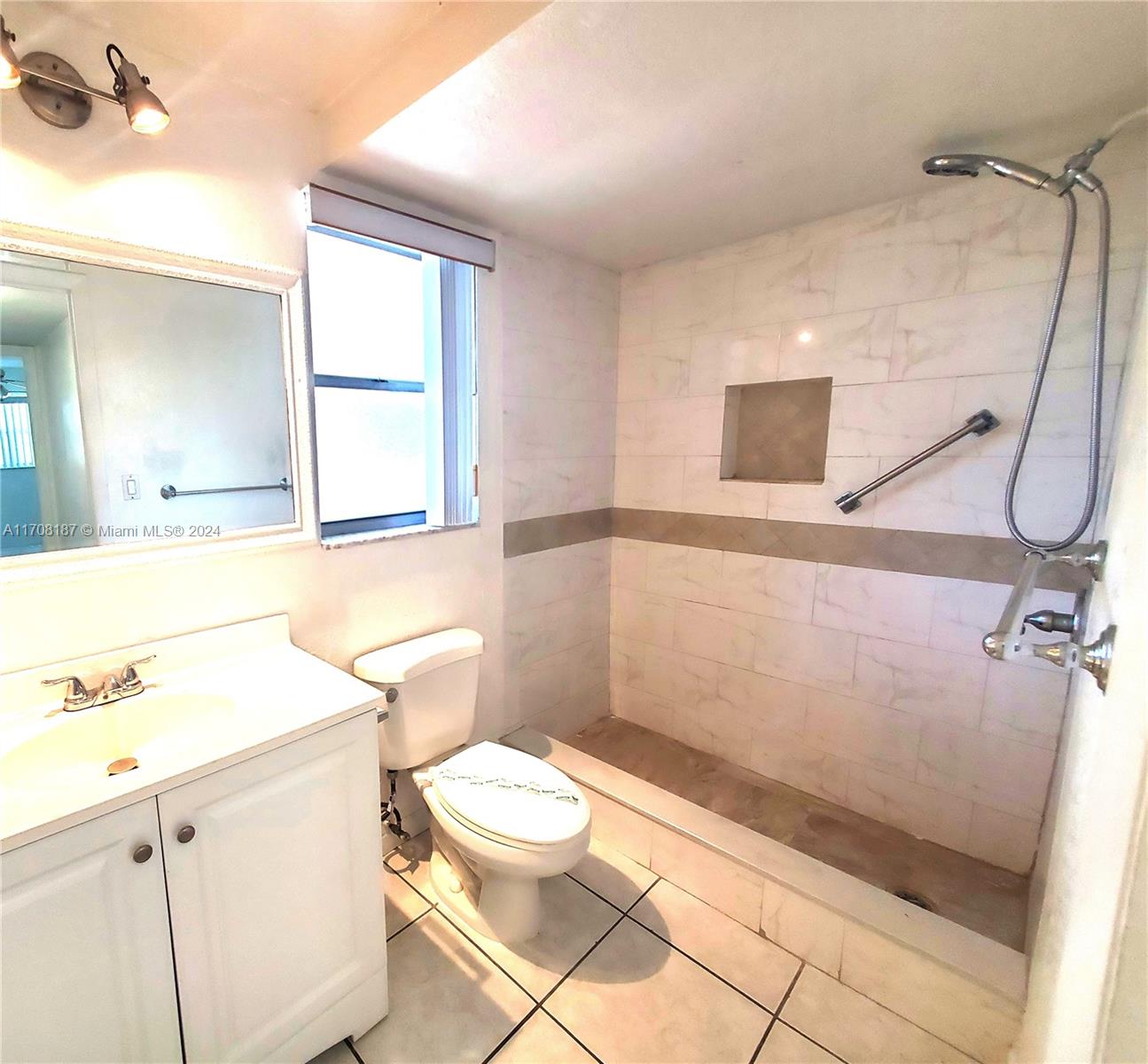 8110 Sunrise Lakes Blvd Unit: 205