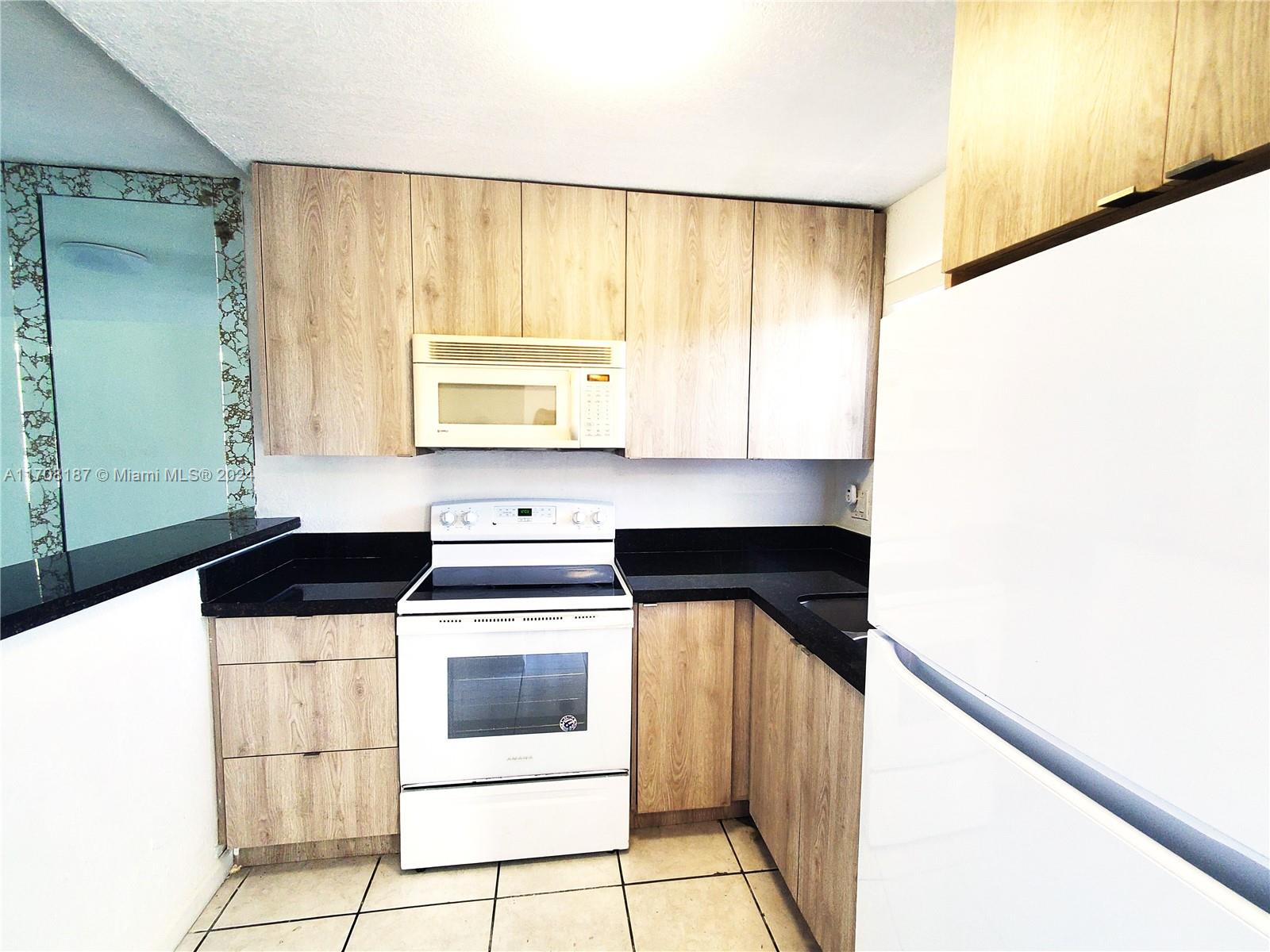 8110 Sunrise Lakes Blvd Unit: 205