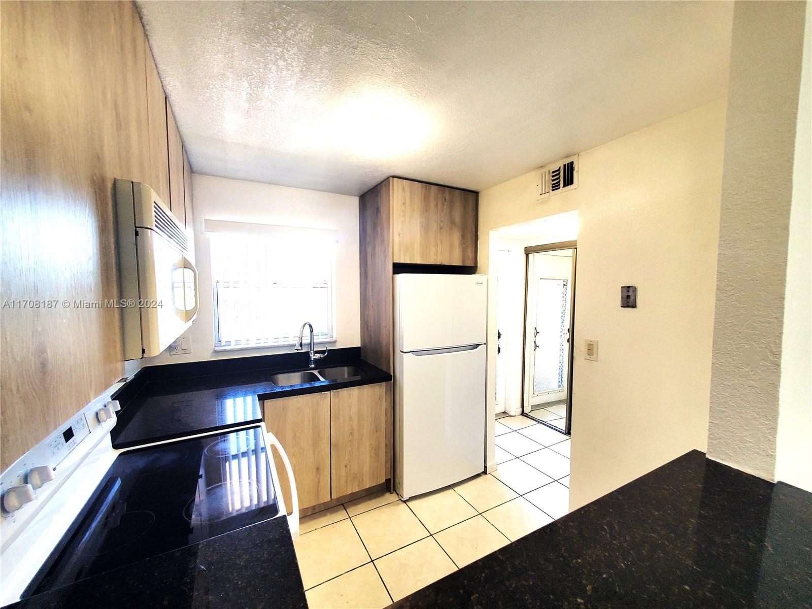 8110 Sunrise Lakes Blvd Unit: 205