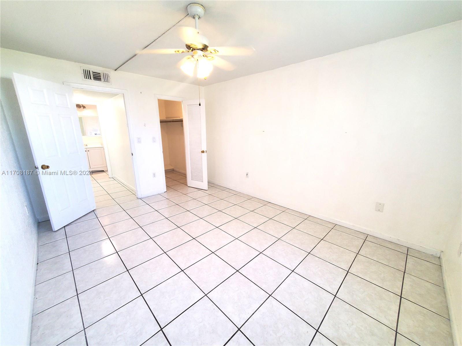 8110 Sunrise Lakes Blvd Unit: 205