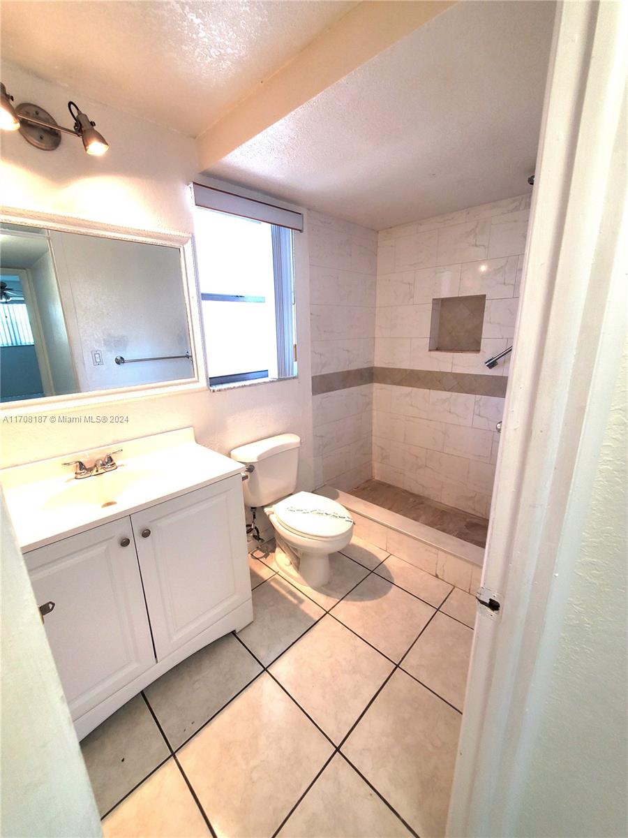 8110 Sunrise Lakes Blvd Unit: 205