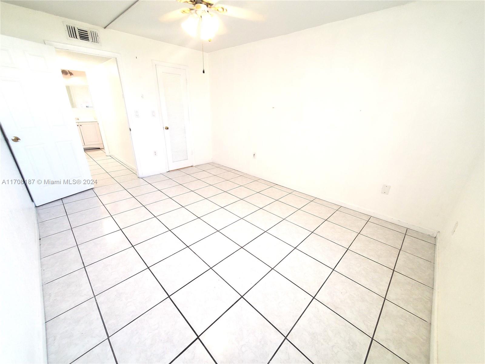 8110 Sunrise Lakes Blvd Unit: 205