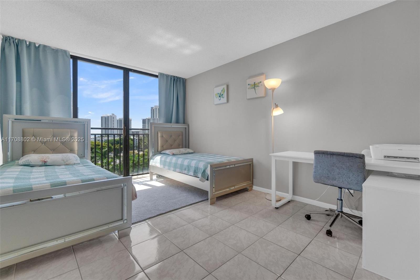 17720 N Bay Road # 802
