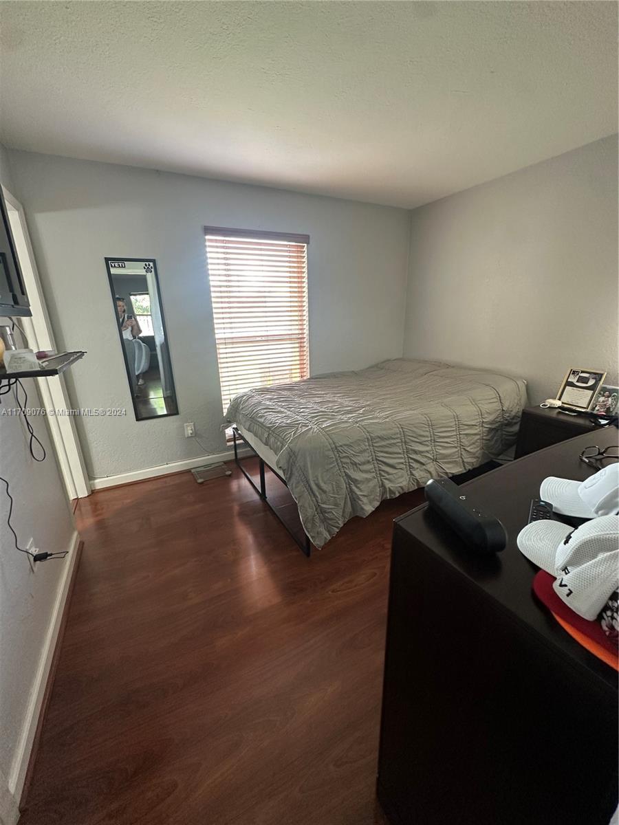 241 S Royal Poinciana Blvd # 116