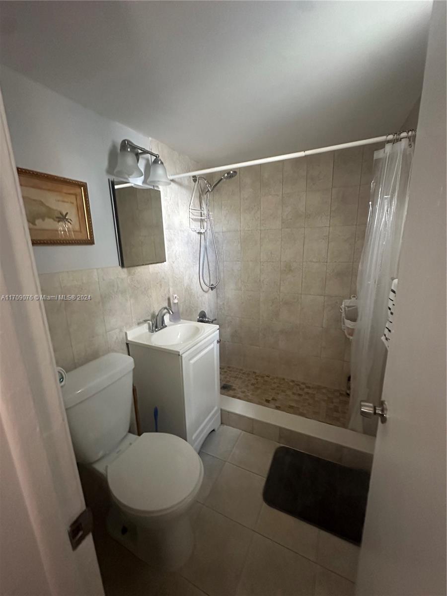 241 S Royal Poinciana Blvd # 116