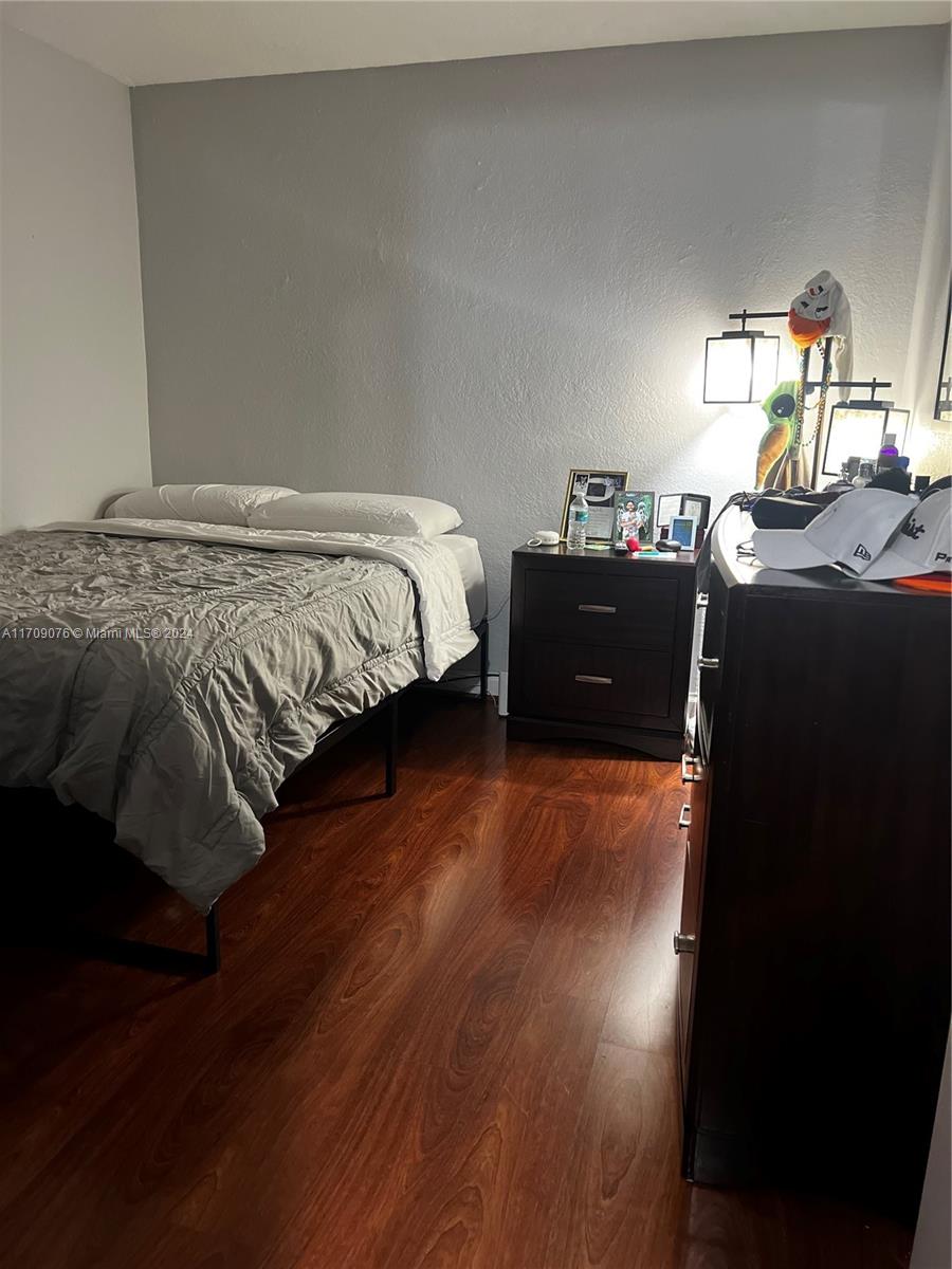 241 S Royal Poinciana Blvd # 116