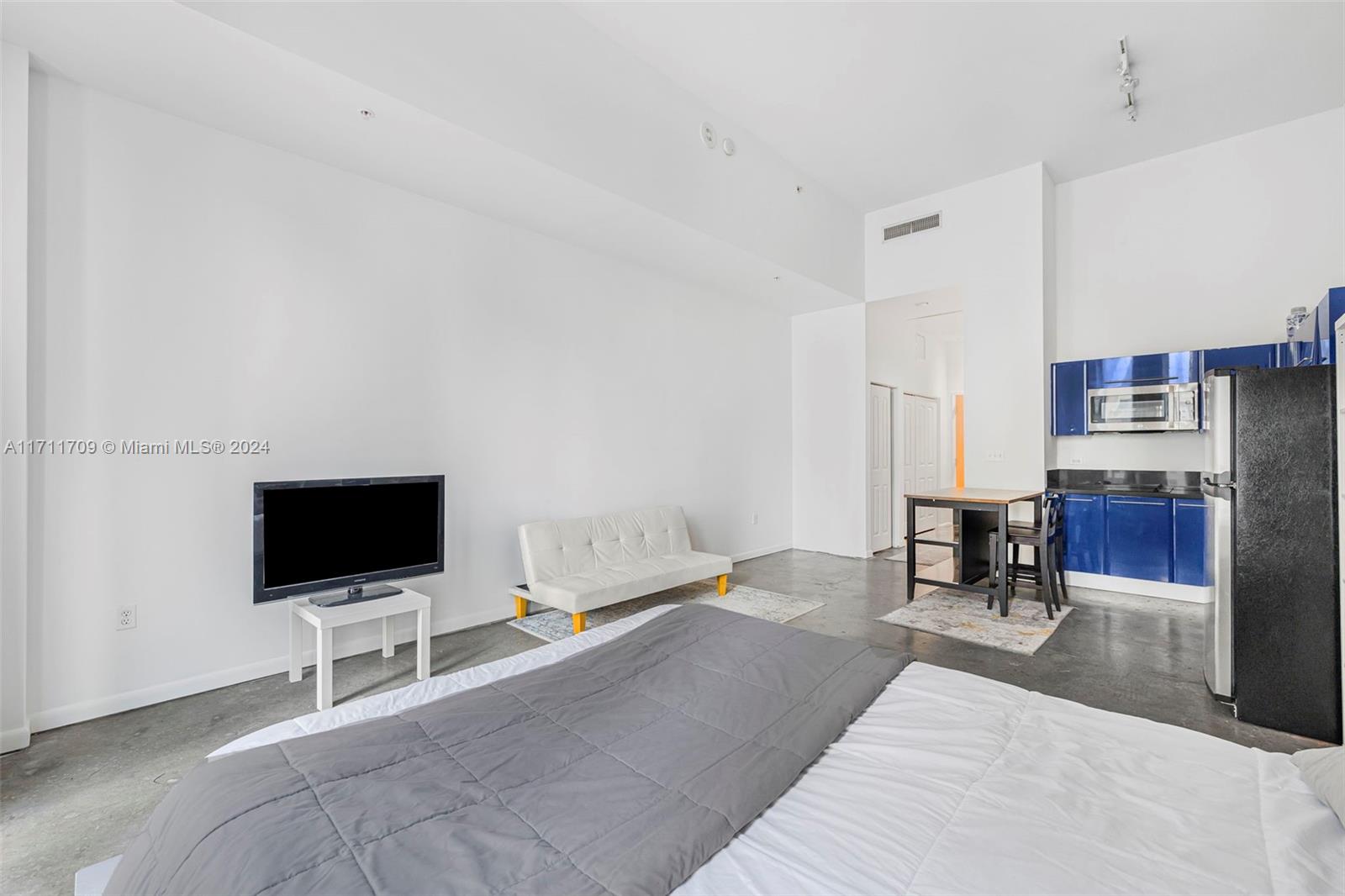 244 Biscayne Blvd # 241