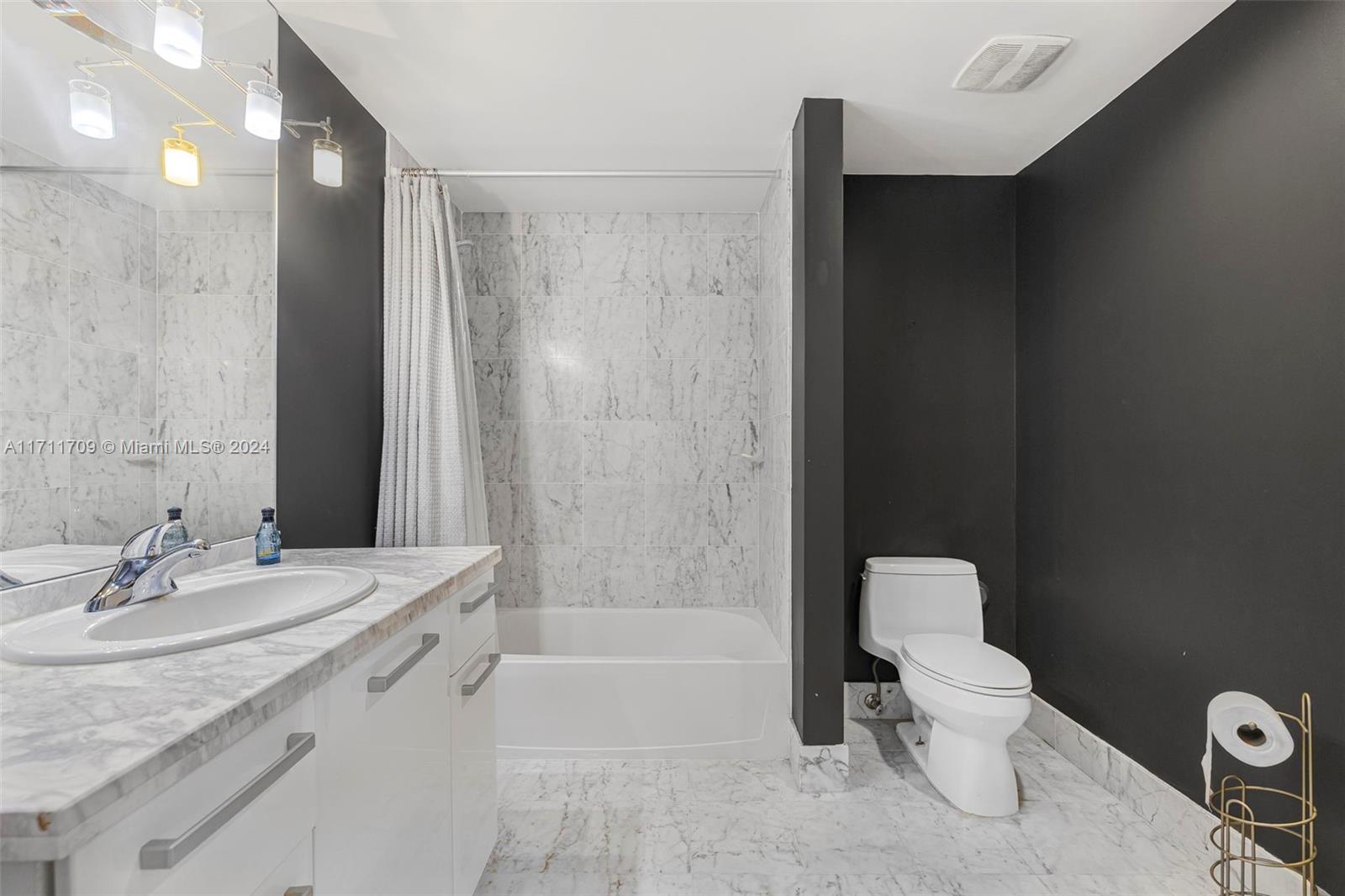 244 Biscayne Blvd # 241