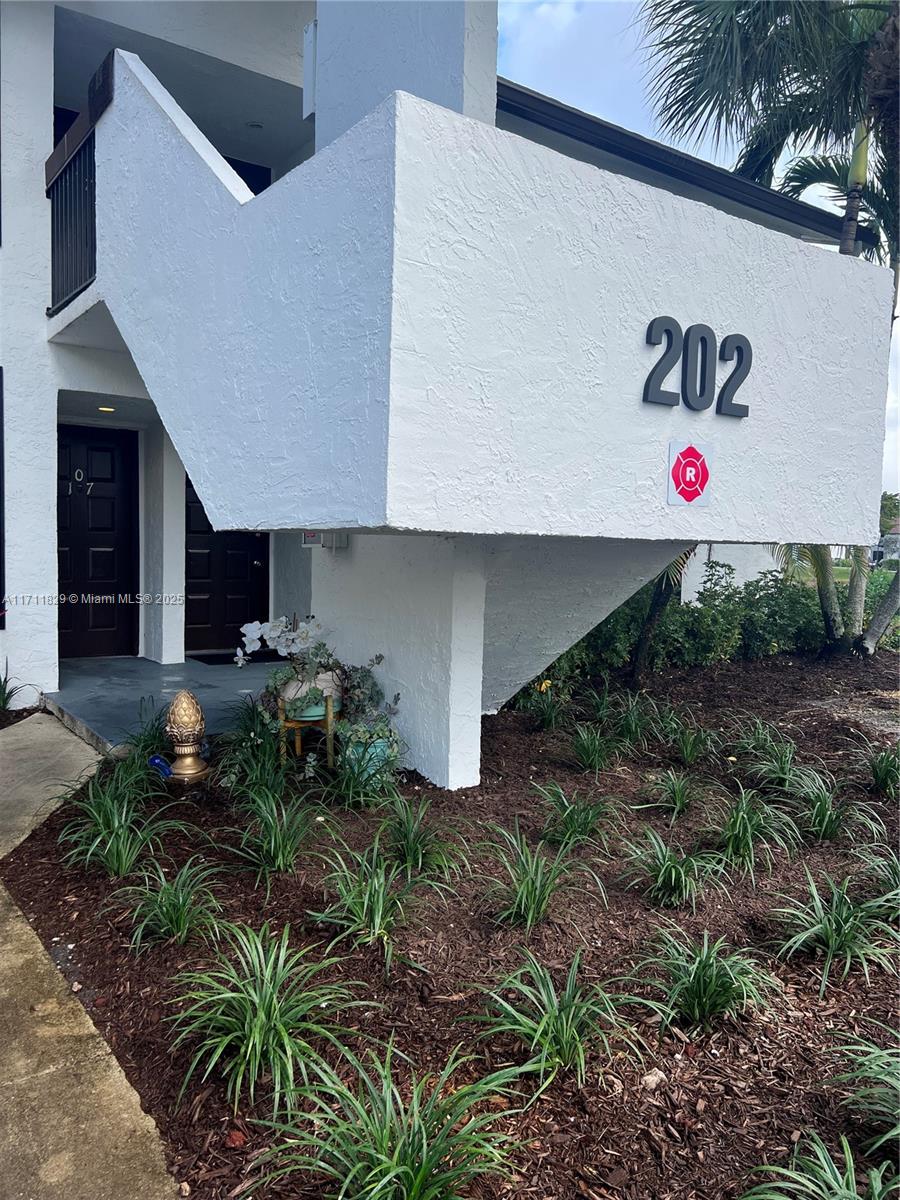 202 Lake Pointe Dr # 107